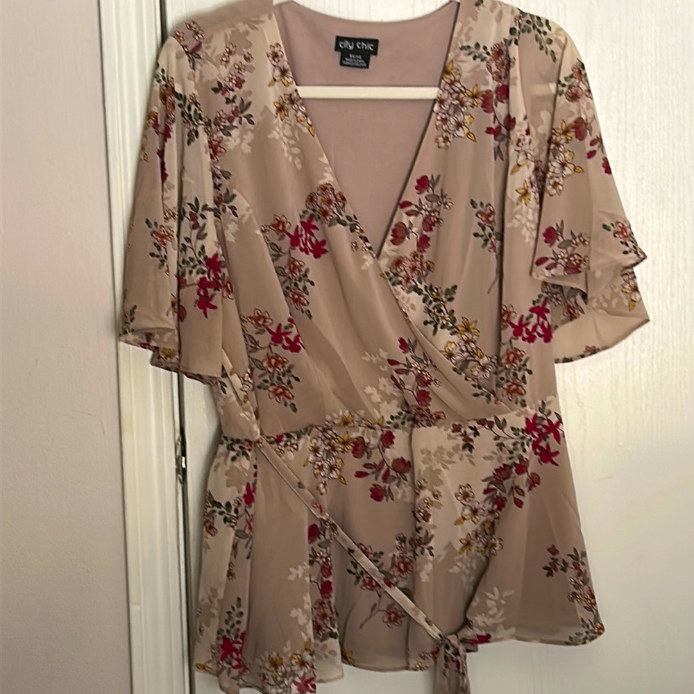 Champagne colored w/ wild flower peplum top